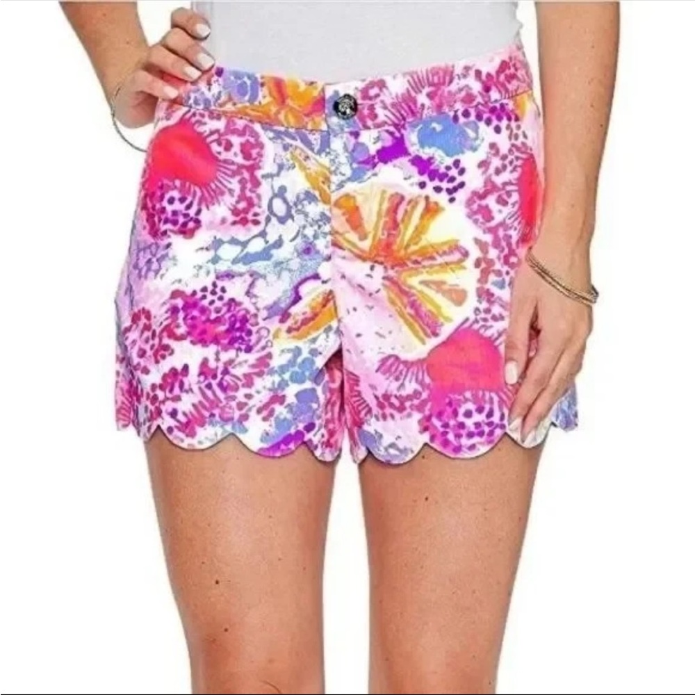 Lilly Pulitzer Buttercup Shorts Size 0  Scalloped “Bohemiam Beach” Pattern EUC